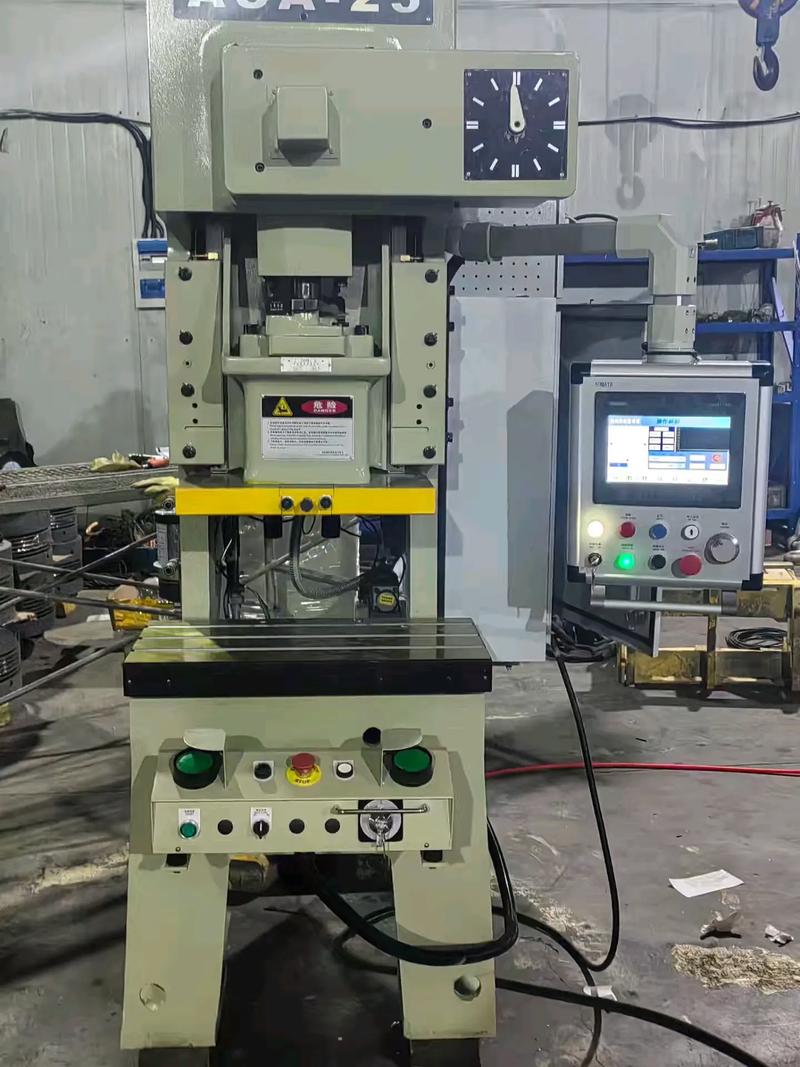 普通沖床升級伺服沖床 澳瑪特伺服技術(shù)引領(lǐng)智能沖壓新潮流